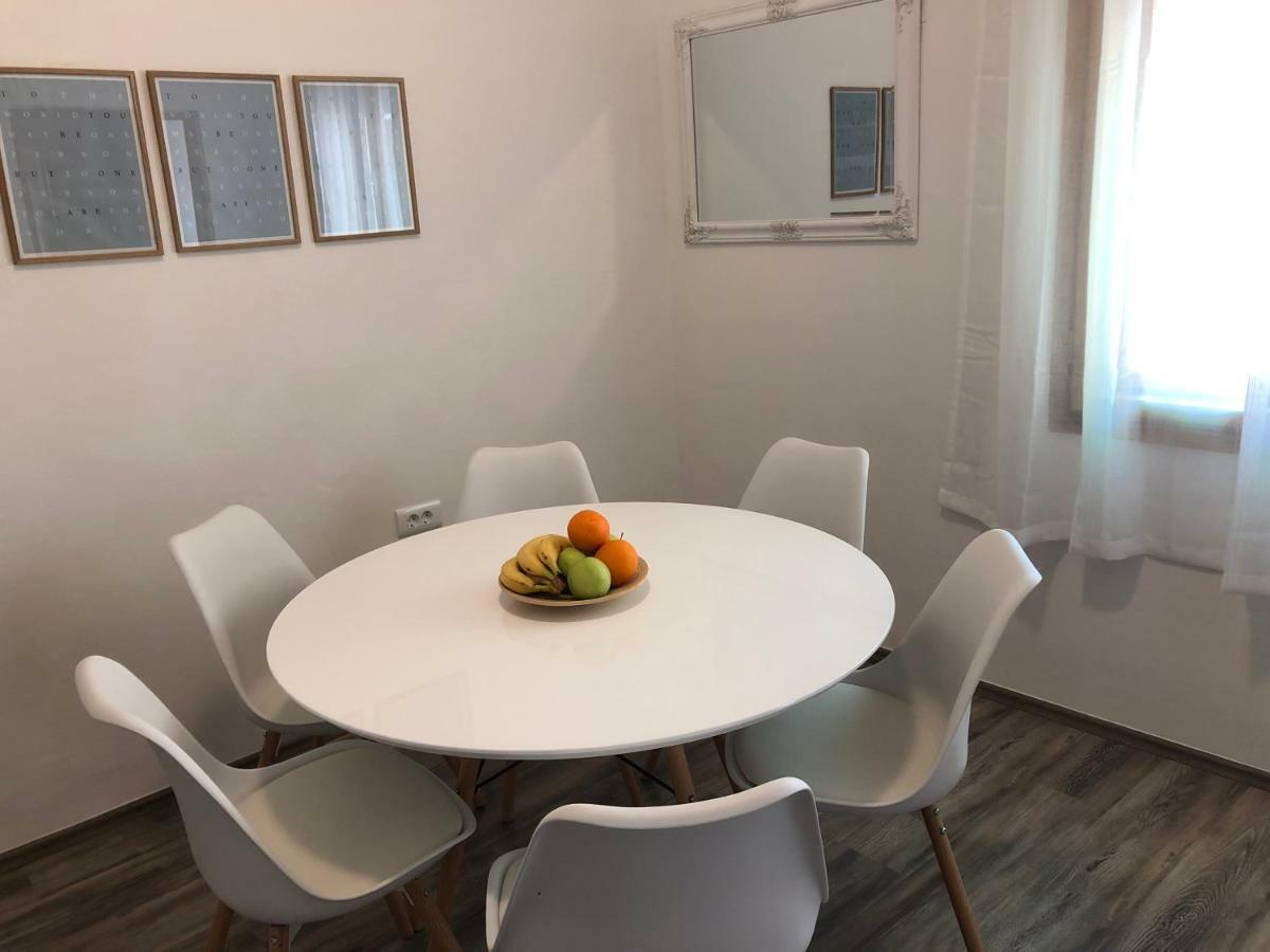 Apartment Check In Pula Luaran gambar